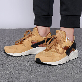 耐克（NIKE）跑步鞋麥黃黑色704830-700 41