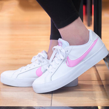 耐克（NIKE）板鞋AO2810-105/白/自然粉 皮革鞋面 37.5