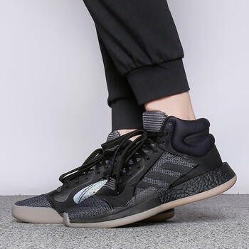 阿迪達(dá)斯（Adidas）籃球鞋BB9300/Boost耐磨低幫 42