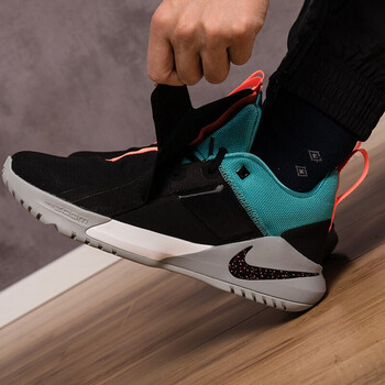 耐克（NIKE）籃球鞋AO2920-005 詹姆斯使節11 42