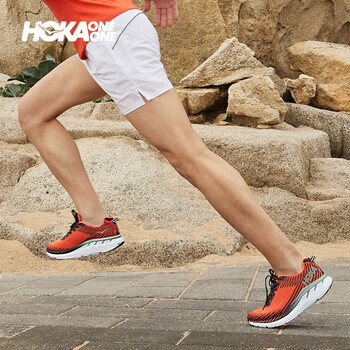 HOKA ONE ONE跑步鞋金蓮花黃/ 幽靈黑 