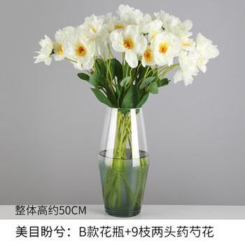 精致玻璃擺件，提升客廳檔次感