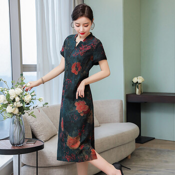 頭顯性感連衣裙夏日打造優(yōu)雅女神