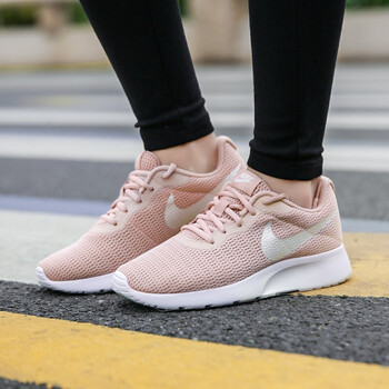 耐克（NIKE）跑步鞋812655-202杏粉色 