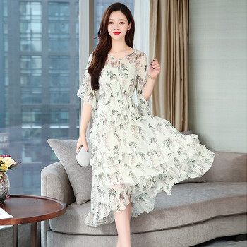 減齡條紋裙，打造優(yōu)雅小仙女