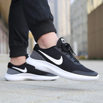 耐克（NIKE）跑步鞋黑白經(jīng)典908985-001 41