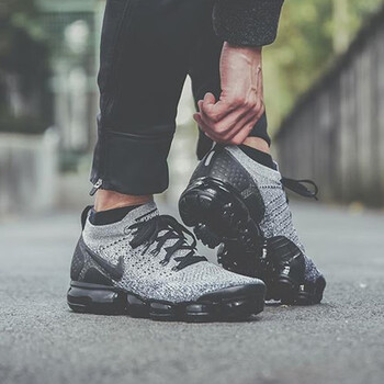 耐克（NIKE）跑步鞋942842-107中灰/黑FLYKNIT 2 
