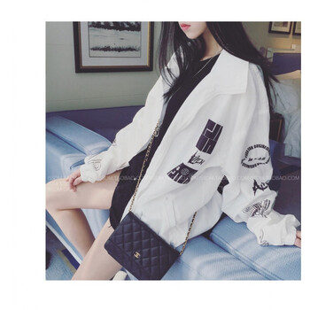 時(shí)尚連帽風(fēng)衣，穿出青春活力
