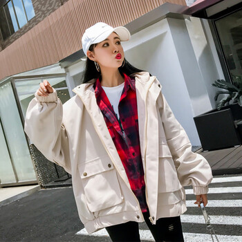 寬松牛仔外套，打造青春少女范
