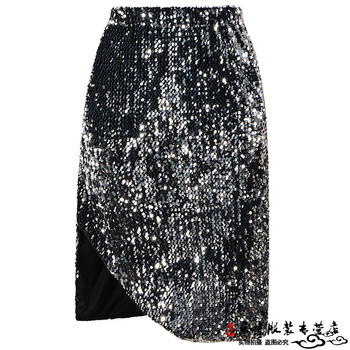 高腰半身裙，穿出你的性感曲線(xiàn)美