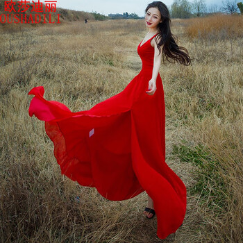 歐莎迪麗（OUSHADILI）  露肩 連衣裙