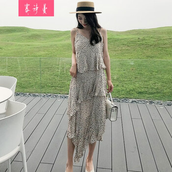 米色波點(diǎn)連衣裙