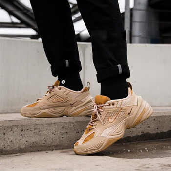 耐克（NIKE）跑步鞋BV0074-200 黃色現(xiàn)貨 