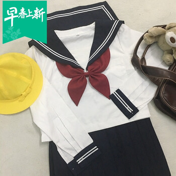 簡約純色連衣裙，打造優(yōu)雅小臉