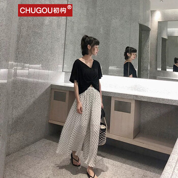 鏤空針織闊腿褲，讓你秒變女神