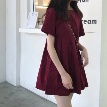 盛夏海邊度假，蕾絲裙拯救你