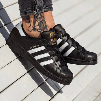 Adidas板鞋B27140/黑色金標(biāo) 