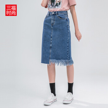 純色半身裙，打造優(yōu)雅少女風