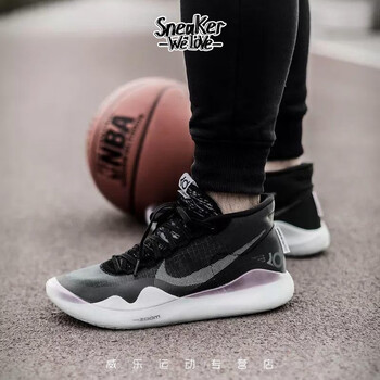 耐克(Nike)籃球鞋AR4230-001 