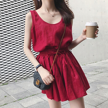 減齡小白裙，打造甜美少女感