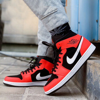 耐克（NIKE）籃球鞋橘紅黑554724-061 