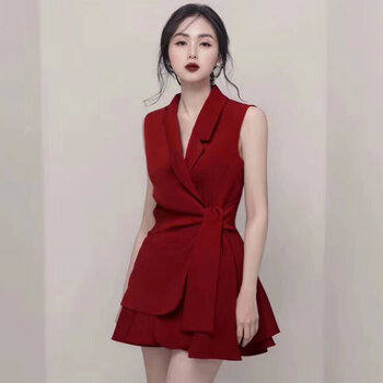 一字肩連衣裙，穿出你的美