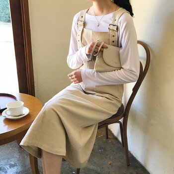 純色連衣裙，打造清新少女感