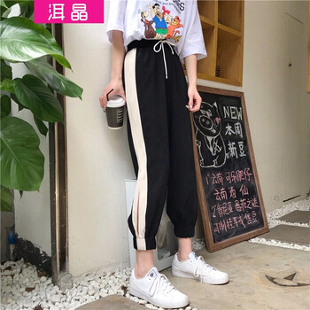 小身材大長腿，減齡背帶褲來助力
