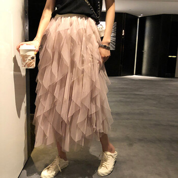 小身材大長(zhǎng)腿，高腰短裙來(lái)拯救你