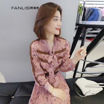 甜美蕾絲裙，打造優(yōu)雅女神范