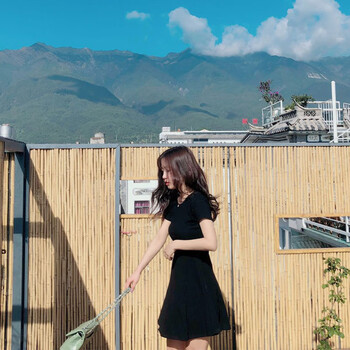 時(shí)尚簡約條紋裙，微胖女神的福音