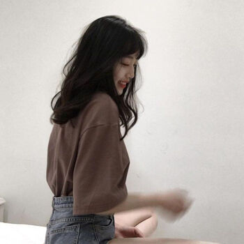 時(shí)尚百搭短袖，穿出你的美