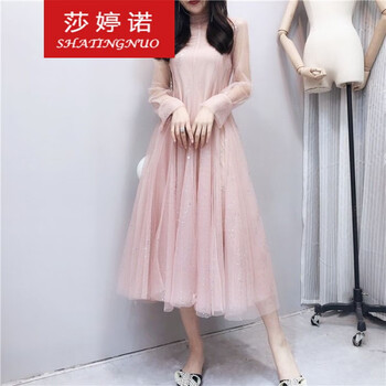 時尚小黑裙，打造優(yōu)雅女王范