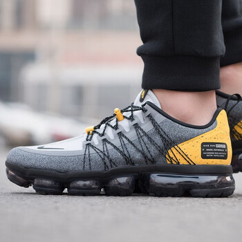 耐克（NIKE）跑步鞋AQ8810-010 
