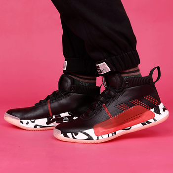 阿迪達(dá)斯（Adidas）籃球鞋EE4047 40