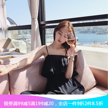 時尚百搭的簡約風(fēng)圓領(lǐng)連衣裙