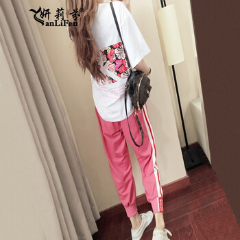 休閑減齡背帶褲，打造活力少女風(fēng)