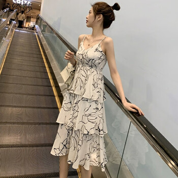 慕綺莎 純色 立體剪裁 連衣裙