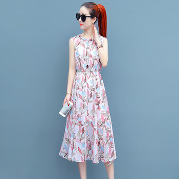 純色復古連衣裙，打造優(yōu)雅小仙女
