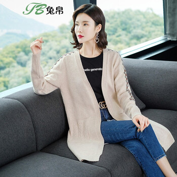 甜美小心機(jī)，高領(lǐng)毛衣打造少女風(fēng)