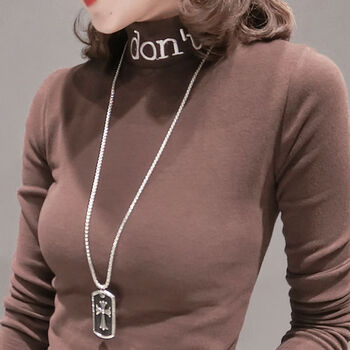 時(shí)尚字母長(cháng)袖，打造個(gè)性女神