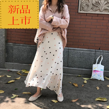 性感女神，你需要一款高腰半身裙