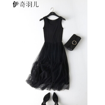 竖条纹小黑连衣裙