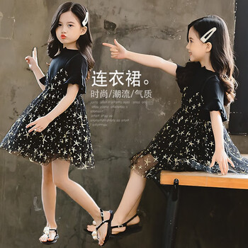 女孩夏天蓬蓬裙