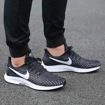 耐克（NIKE）跑步鞋942851-001/黑色白勾Pegasus 35 