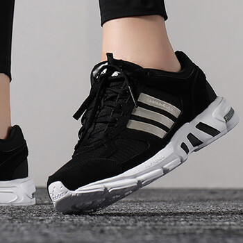 Adidas跑步鞋BB6946 