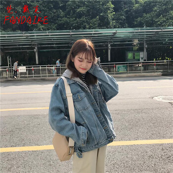 寬松連帽外套，時(shí)髦又顯瘦