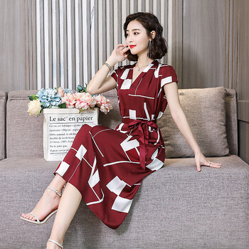 純色長裙裙，打造優(yōu)雅小仙女