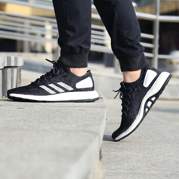 Adidas跑步鞋CM8299 40