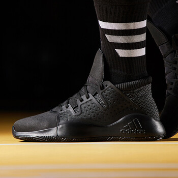 阿迪達斯（adidas）籃球鞋BB9303 